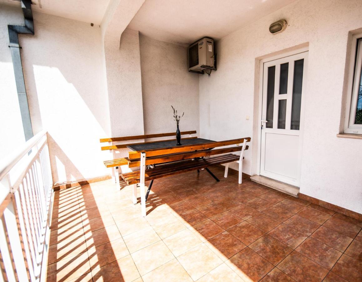 Apartment Franic Подстрана Екстер'єр фото